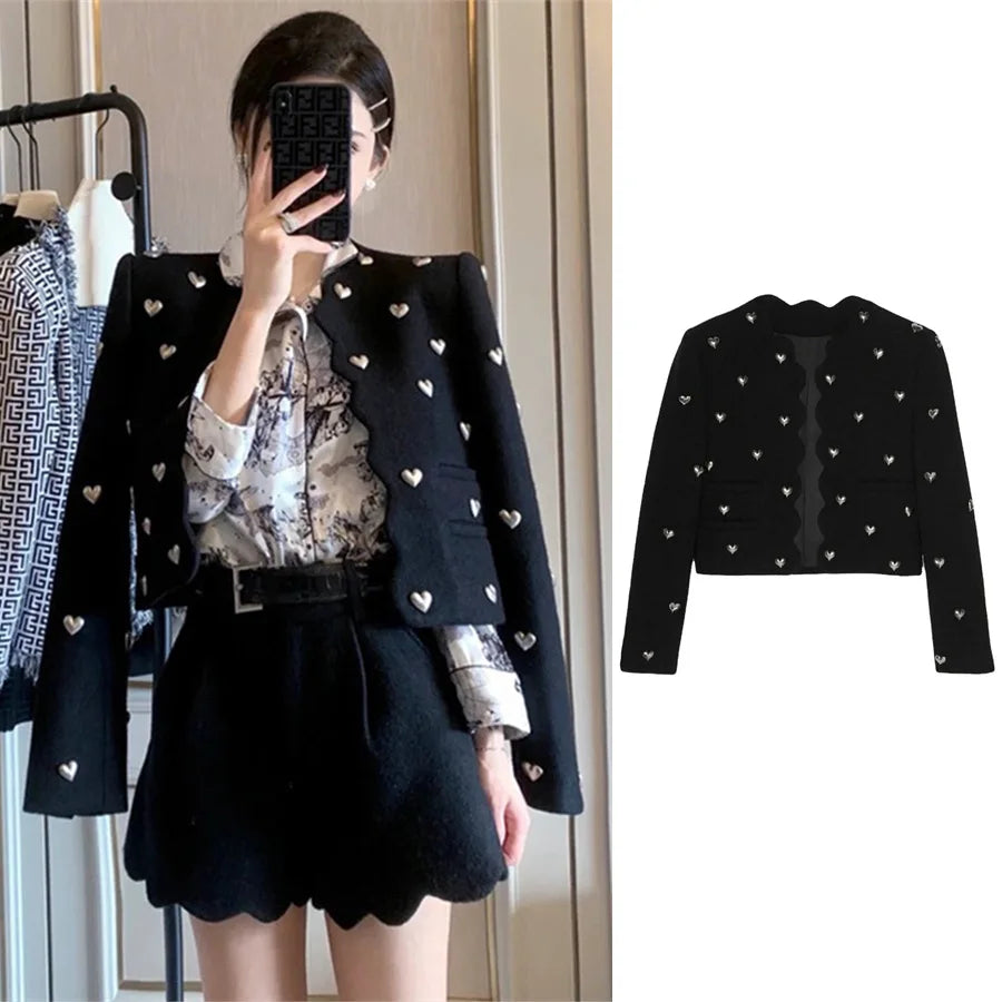 Amelie Heart Jacket – Elegante Kurzjacke mit Herz-Applikationen