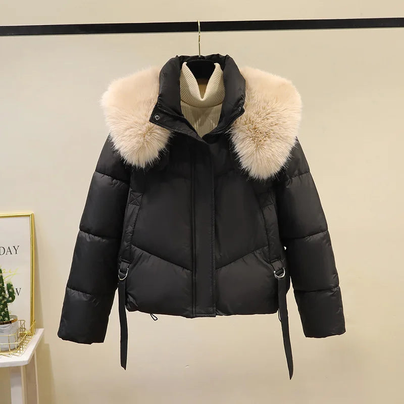 Mira Winterjacke – Warme Damen Steppjacke mit Fellkapuze