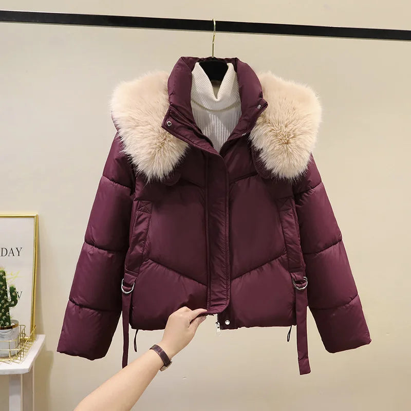 Mira Winterjacke – Warme Damen Steppjacke mit Fellkapuze