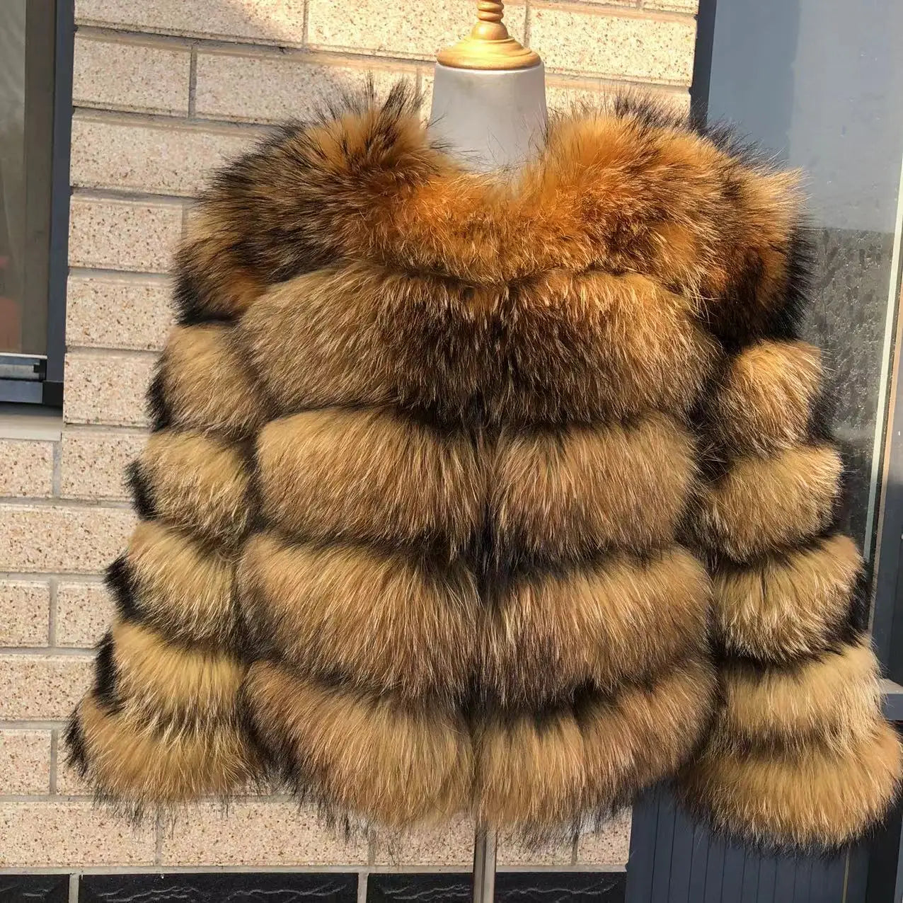 Mila Faux Fur Jacket – Luxus Damen Kunstfelljacke in High-Street Style