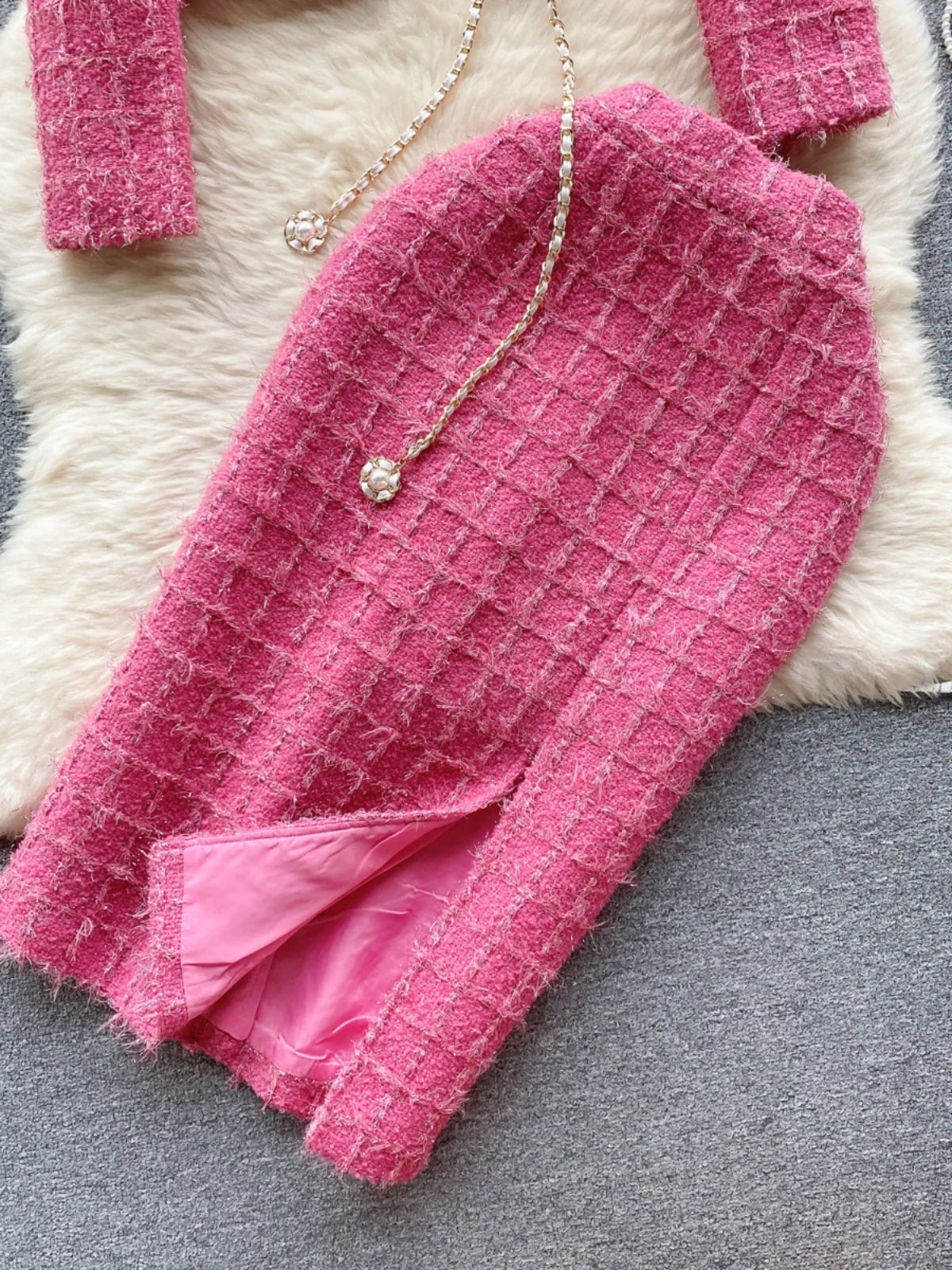 Ariana Tweed Set – Elegantes Zweiteiler Outfit aus Jacke und Rock in Wolloptik