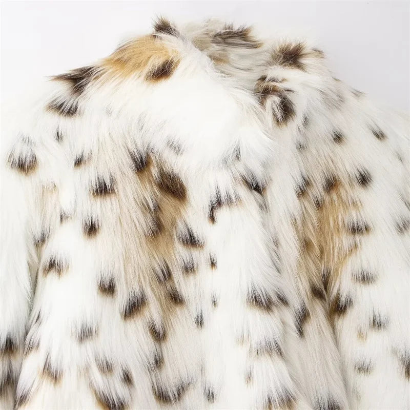 Aria Faux Fur Jacket – Kurz geschnittene Damen Kunstfelljacke im Animal Look