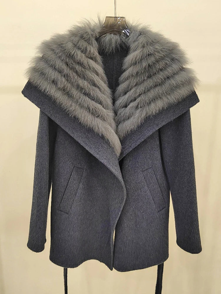 Serena Fox Fur Wool Coat – Luxuriöser Wollmantel mit echtem Fuchspelzkragen