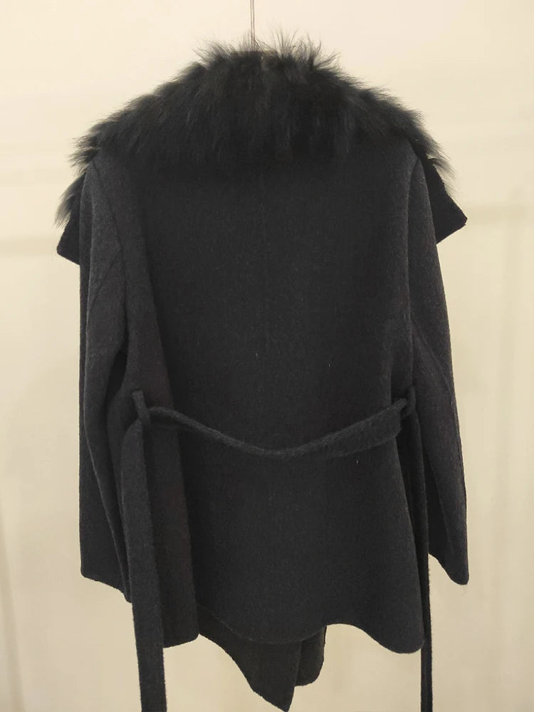 Serena Fox Fur Wool Coat – Luxuriöser Wollmantel mit echtem Fuchspelzkragen