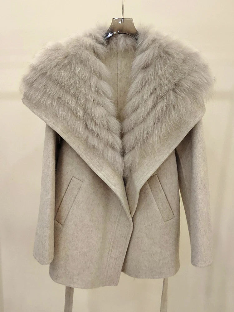 Serena Fox Fur Wool Coat – Luxuriöser Wollmantel mit echtem Fuchspelzkragen